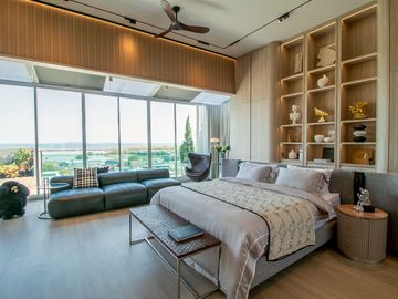 Ultra-Luxury Duplex Penthouse – Ocean Bay, Mae Phim