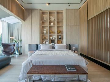Ultra-Luxury Duplex Penthouse – Ocean Bay, Mae Phim