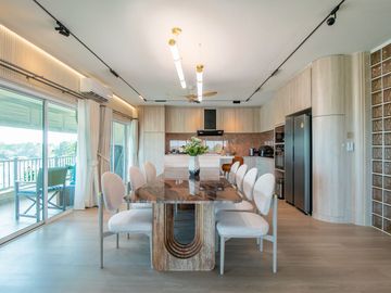 Ultra-Luxury Duplex Penthouse – Ocean Bay, Mae Phim