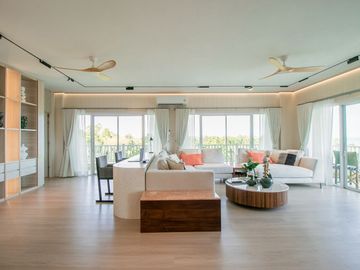 Ultra-Luxury Duplex Penthouse – Ocean Bay, Mae Phim