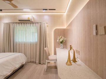 Ultra-Luxury Duplex Penthouse – Ocean Bay, Mae Phim
