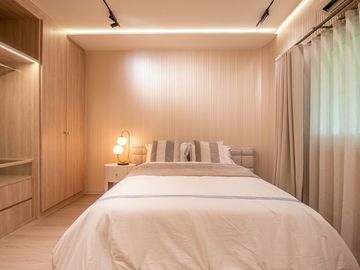 Ultra-Luxury Duplex Penthouse – Ocean Bay, Mae Phim