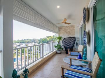 Ultra-Luxury Duplex Penthouse – Ocean Bay, Mae Phim