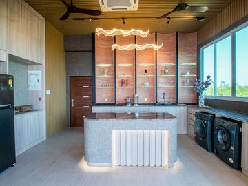 Ultra-Luxury Duplex Penthouse – Ocean Bay, Mae Phim