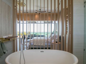 Ultra-Luxury Duplex Penthouse – Ocean Bay, Mae Phim