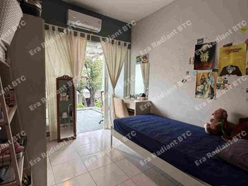 Dijual Cepat Rumah Mewah 2 Lantai di Emerald Sektor 9 Bintaro
