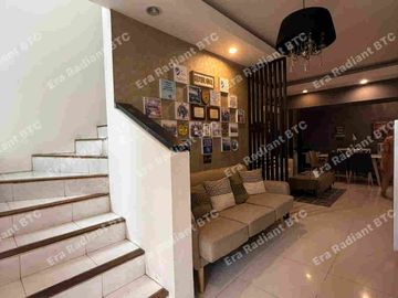 Dijual Cepat Rumah Mewah 2 Lantai di Emerald Sektor 9 Bintaro