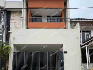 TERMURAH! Rumah baru 2 tahun  di perumahan Elite Pulomas II