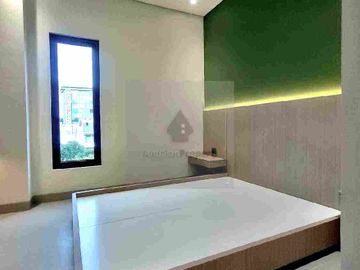 DIJUAL TEMPAT KOS KOS-AN 5 LANTAI SEMI FURNISHED, LOKASI JAKARTA PUSAT,