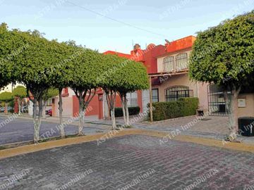 CASA EN VENTA EN FRACCIONAMIENTO EN Villas de Atlixco, Reserva Territorial Atlixcáyotl, Villas de Atlixco, San Bernardino Tlaxcalancingo, Puebla, Méxi