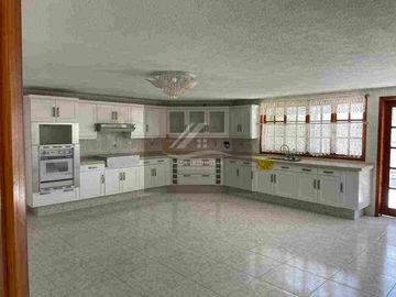 RESIDENCIA DE OPORTUNIDAD EN VENTA ESPECTACULAR Y DE LUJO  FCO del RINCÓN GTO