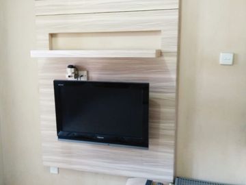 disewa unit apartemen green lake sunter,studio furnished,lantai tengah,Ac dan waterheater,view danau