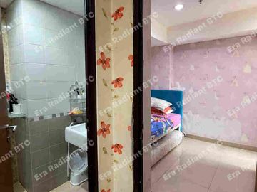 Miliki segera hunian nyaman dan strategis di jantung Jakarta Selatan! Dijual unit apartemen The Royal Olive Residence berlokasi di area premium Pasar