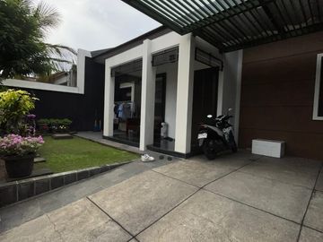 Terawat Siap Huni Rumah Darmo Permai Timur - Akses Jalan 2 Mobil Longgar