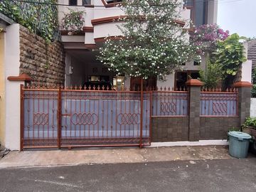 Rumah radio dalam raya jakarta selatan