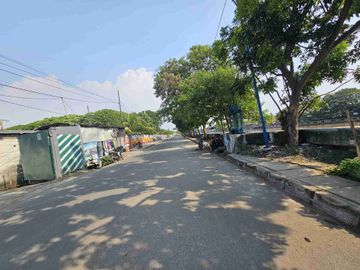Gudang Tua di Jln. Kapuk Raya