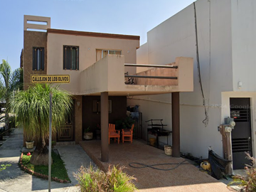 Casa En Remate Bancario- Gil De Leyva, Montemorelos, Nuevo León.