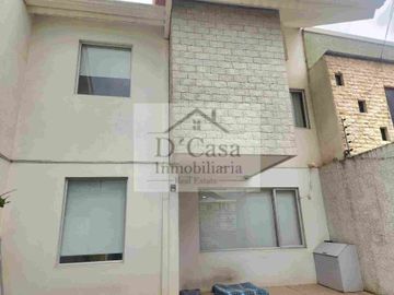 Casa de Venta en Super Stock 3 dormitorios 2 garajes