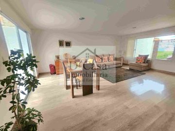 Casa de Venta en Super Stock 3 dormitorios 2 garajes