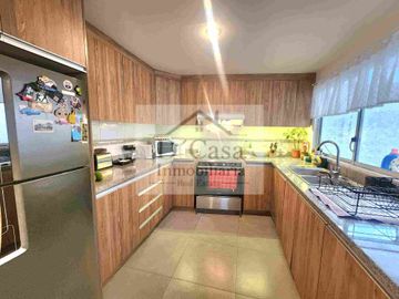 Casa de Venta en Super Stock 3 dormitorios 2 garajes