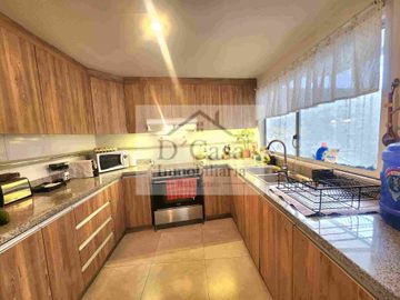 Casa de Venta en Super Stock 3 dormitorios 2 garajes
