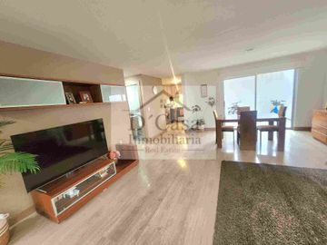 Casa de Venta en Super Stock 3 dormitorios 2 garajes