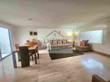 Casa de Venta en Super Stock 3 dormitorios 2 garajes