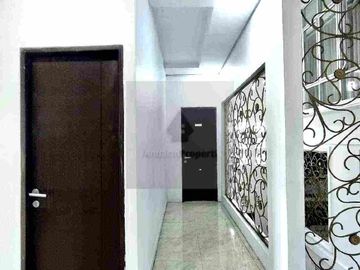 RUMAH MEWAH DI CITRA GRAND CIBUBUR, SEMIFURNISH