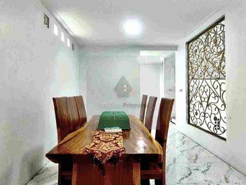RUMAH MEWAH DI CITRA GRAND CIBUBUR, SEMIFURNISH