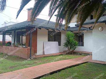 Rento propiedad comercial sector el Triángulo totalmente independiente