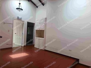 Rento propiedad comercial sector el Triángulo totalmente independiente