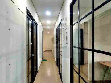 RUMAH KANTOR TANAH LUAS DEKAT PINTU TOL DAN TERMINAL, AKSES LEBAR ASRI DAN NYAMAN, DEKAT SENTRA BISNIS