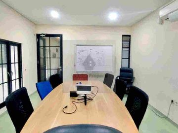 RUMAH KANTOR TANAH LUAS DEKAT PINTU TOL DAN TERMINAL, AKSES LEBAR ASRI DAN NYAMAN, DEKAT SENTRA BISNIS