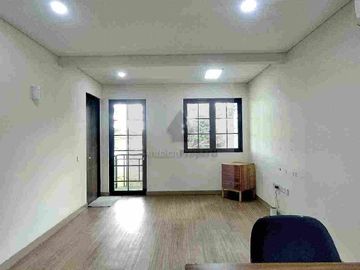 RUMAH KANTOR TANAH LUAS DEKAT PINTU TOL DAN TERMINAL, AKSES LEBAR ASRI DAN NYAMAN, DEKAT SENTRA BISNIS