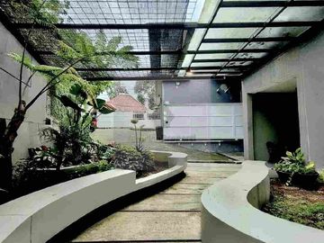 RUMAH KANTOR TANAH LUAS DEKAT PINTU TOL DAN TERMINAL, AKSES LEBAR ASRI DAN NYAMAN, DEKAT SENTRA BISNIS