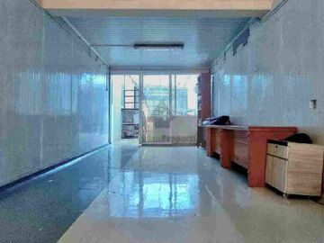 RUMAH KANTOR TANAH LUAS DEKAT PINTU TOL DAN TERMINAL, AKSES LEBAR ASRI DAN NYAMAN, DEKAT SENTRA BISNIS
