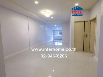 Single-story house, 40 sq.wa., Thepthip Niwet Village, near AC Market, Sai Mai Soi 10, Sai Mai Road, Sai Mai District, Bangkok.