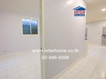 Single-story house, 40 sq.wa., Thepthip Niwet Village, near AC Market, Sai Mai Soi 10, Sai Mai Road, Sai Mai District, Bangkok.