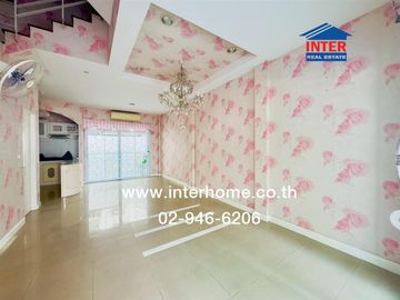 Three-story townhouse, 20 sq.wa., Klang Muang Urbanian Village, Soi Sukhumvit 113, Sukhumvit Road, Soi Dan Samrong 32, Mueang Samut Prakan, Samut Prak