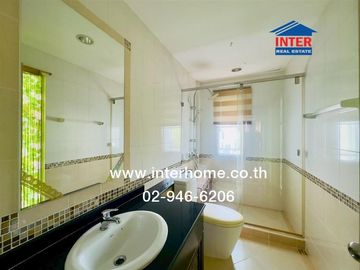 Three-story townhouse, 20 sq.wa., Klang Muang Urbanian Village, Soi Sukhumvit 113, Sukhumvit Road, Soi Dan Samrong 32, Mueang Samut Prakan, Samut Prak