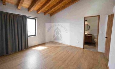VENTA DE CASA EN QUINTAS
DE CORTES | ZEREZOTLA , CHOLULA PUEBLA
Ubicado a 5 min del cerro del Zapoteco 
12 min de la UDLAP