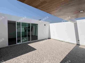 HERMOSA CASA NUEVA EN RENTA CACATTA LOMAS DE ANGELÓPOLIS PUEBLA.