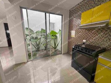 CASA EN RENTA UBICADA EN RESIDENCIAL AQUA I,  CANCÚN SOBRE AVENIDA HUAYACAN,4 RECÁMARAS, AMENIDADES, SEGURIDAD 24 HORAS.