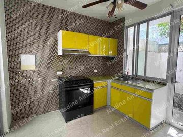CASA EN RENTA UBICADA EN RESIDENCIAL AQUA I,  CANCÚN SOBRE AVENIDA HUAYACAN,4 RECÁMARAS, AMENIDADES, SEGURIDAD 24 HORAS.