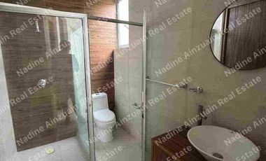CASA EN RENTA UBICADA EN RESIDENCIAL AQUA I,  CANCÚN SOBRE AVENIDA HUAYACAN,4 RECÁMARAS, AMENIDADES, SEGURIDAD 24 HORAS.