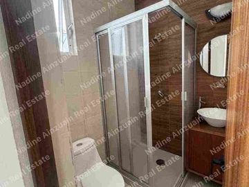 CASA EN RENTA UBICADA EN RESIDENCIAL AQUA I,  CANCÚN SOBRE AVENIDA HUAYACAN,4 RECÁMARAS, AMENIDADES, SEGURIDAD 24 HORAS.