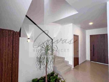 RENTA CASA  HUAYACAN VIA CUMBRES 4 HABITACIONES