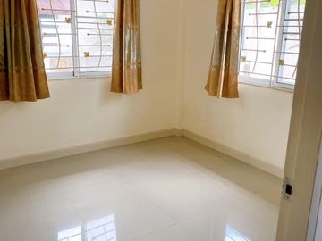 House for sale at Marouy Motorway, Chachoengsao. Single-storey detached house, airy and spacious with a large surrounding area.