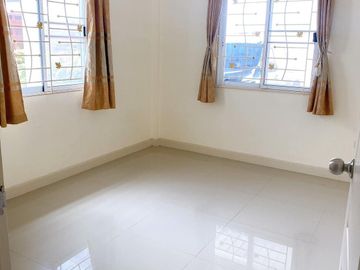 House for sale at Marouy Motorway, Chachoengsao. Single-storey detached house, airy and spacious with a large surrounding area.
