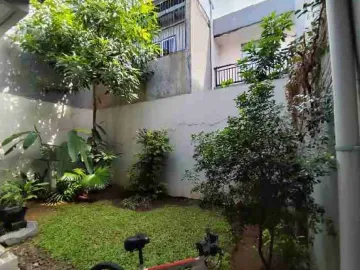 *DIJUAl CEPAT* Rumah 2 Lantai @ Perumahan Metland Menteng.